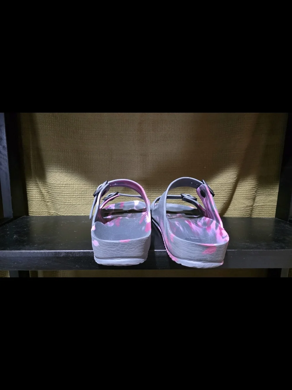 Shade & Shore Gray and Pink Tie-Dye Slide Sandals